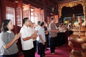 TRƯỜNG CAO ĐẲNG Y TẾ THANH HOÁ TỔ CHỨC DÂNG HƯƠNG TRI ÂN CÁC ANH HÙNG LIỆT SĨ
